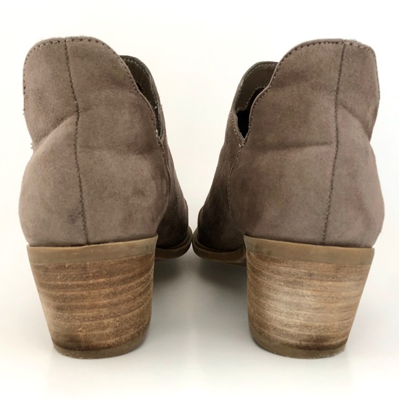 Betsey Johnson Taupe Suede Ankle Boots, size 6M - Picture 4 of 8